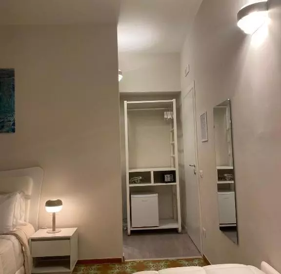 تختخواب و صبحانه Midtown Salerno