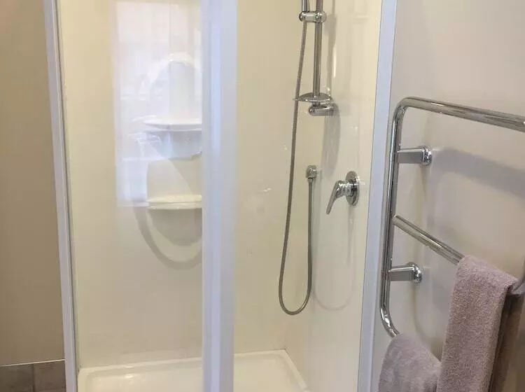 Fairway Motel & Apartments