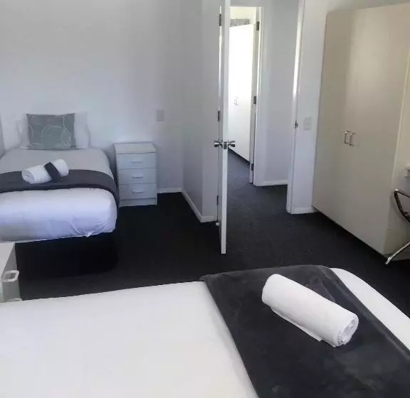 Fairway Motel & Apartments