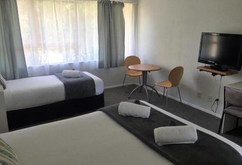 Fairway Motel & Apartments