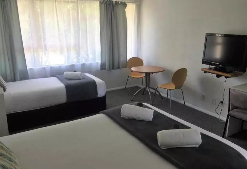 Fairway Motel & Apartments