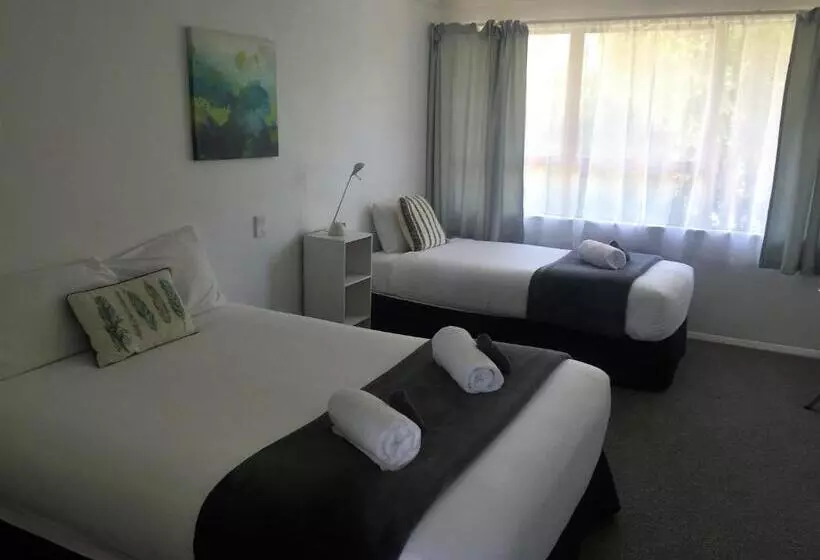 Fairway Motel & Apartments