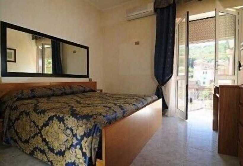 ホテル Albergo Paradiso