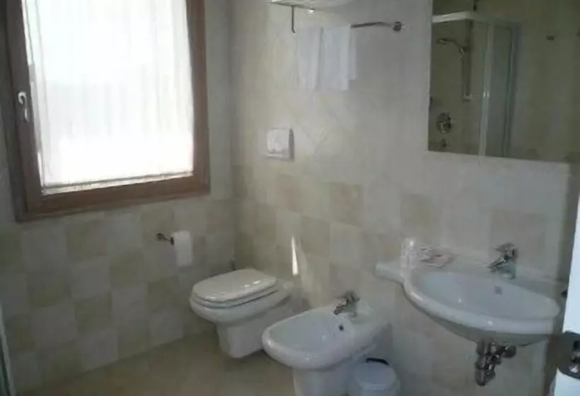 Отель Albergo Ristorante Campanile Azzurro