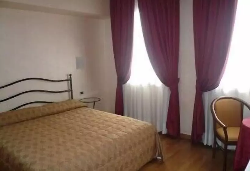 Отель Albergo Ristorante Campanile Azzurro