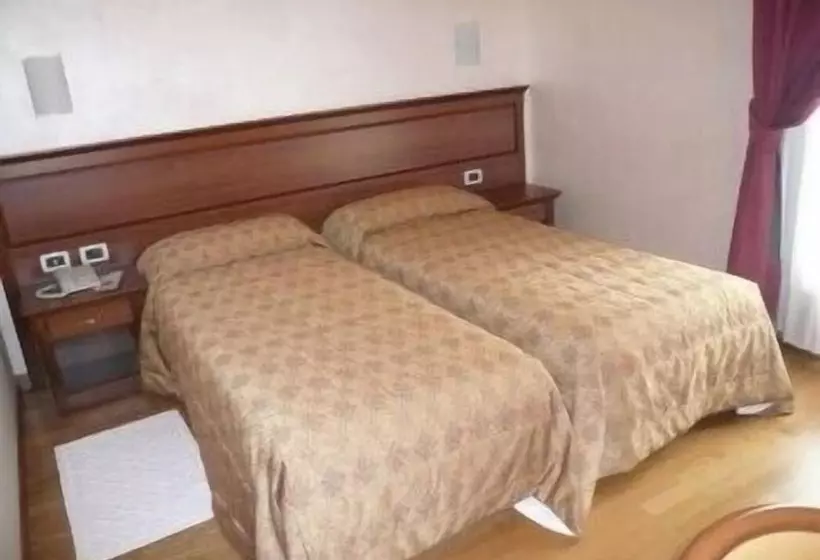 Отель Albergo Ristorante Campanile Azzurro