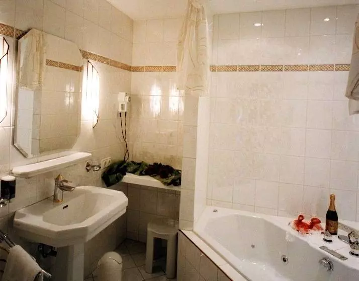 Отель Burg Colmberg