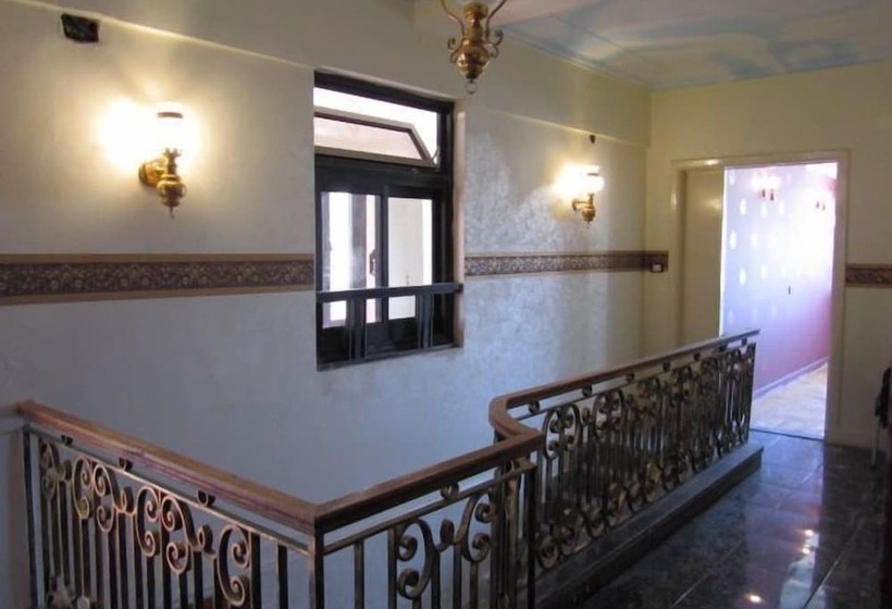 هتل Cairo Moon Hostel