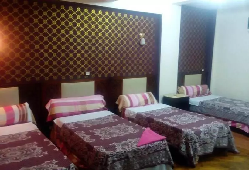 هتل Cairo Moon Hostel