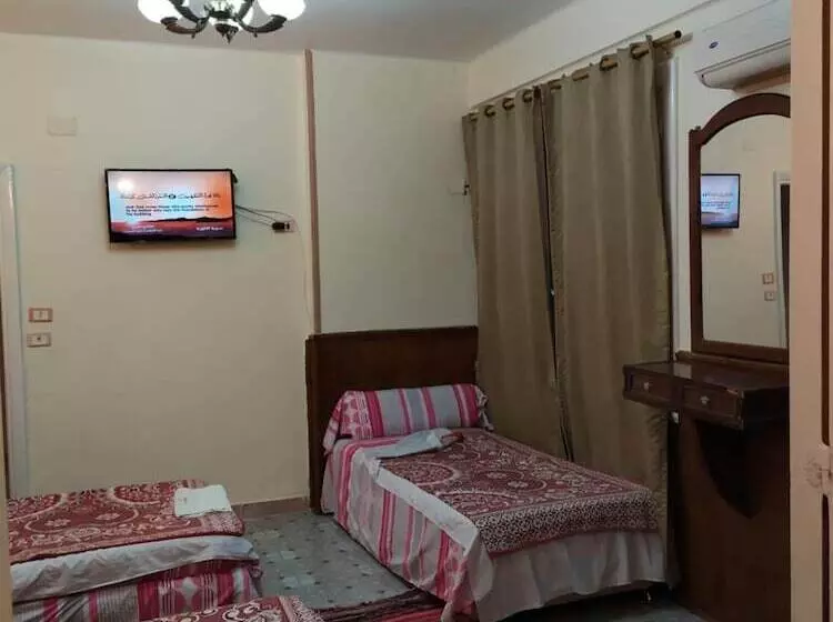 هتل Cairo Moon Hostel