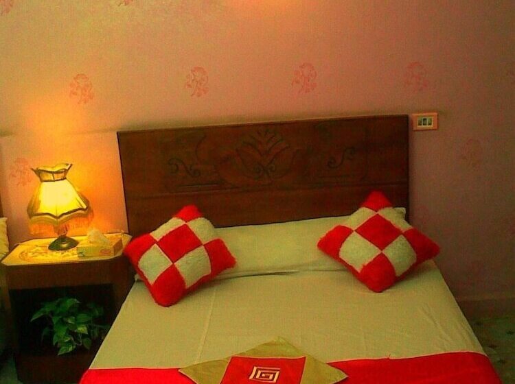 هتل Cairo Moon Hostel