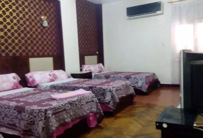 هتل Cairo Moon Hostel