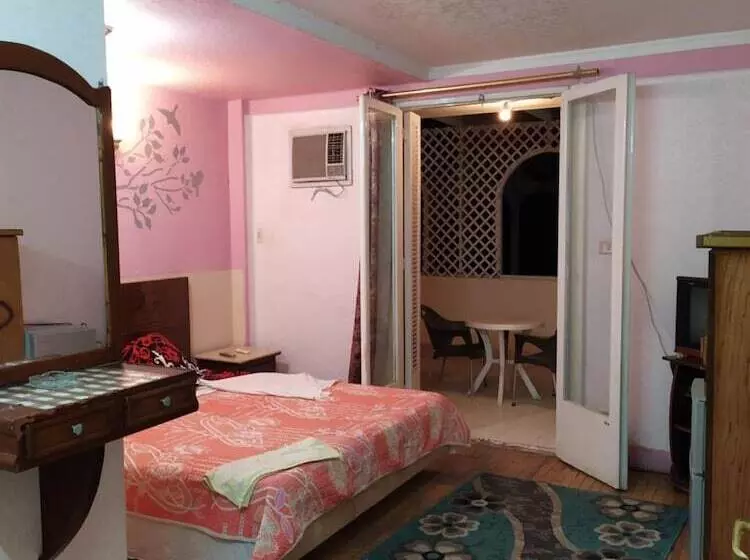 هتل Cairo Moon Hostel