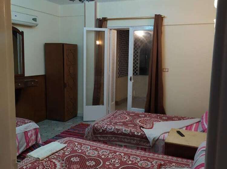 هتل Cairo Moon Hostel