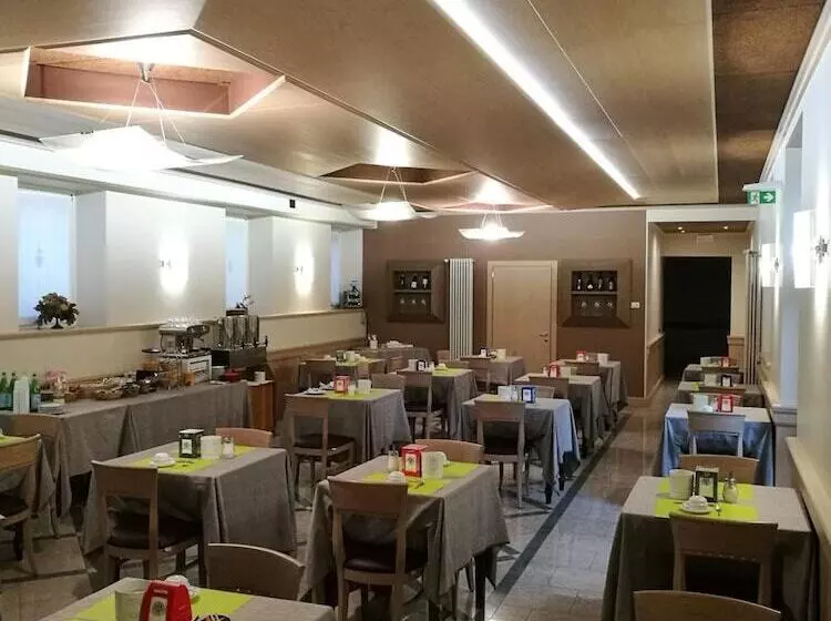 בית מלון כפרי Centrale