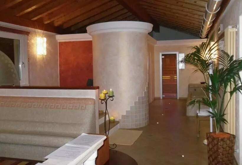 בית מלון כפרי Centrale