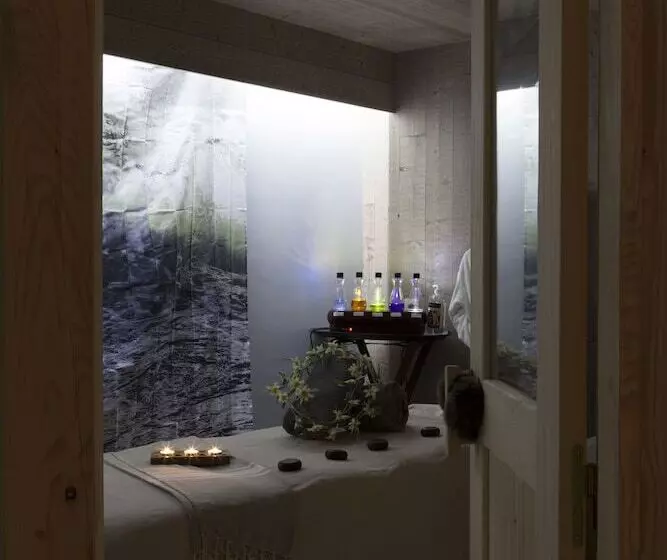 هتل Chalet Hôtel Les Cimes