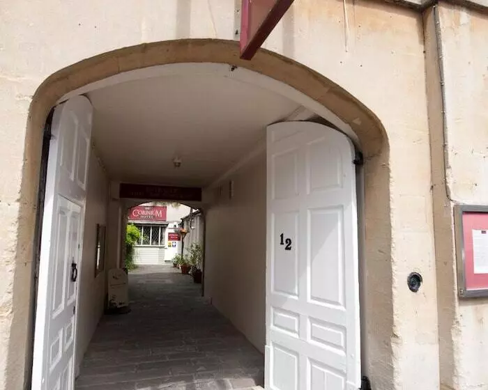 Corinium Hotel & Restaurant