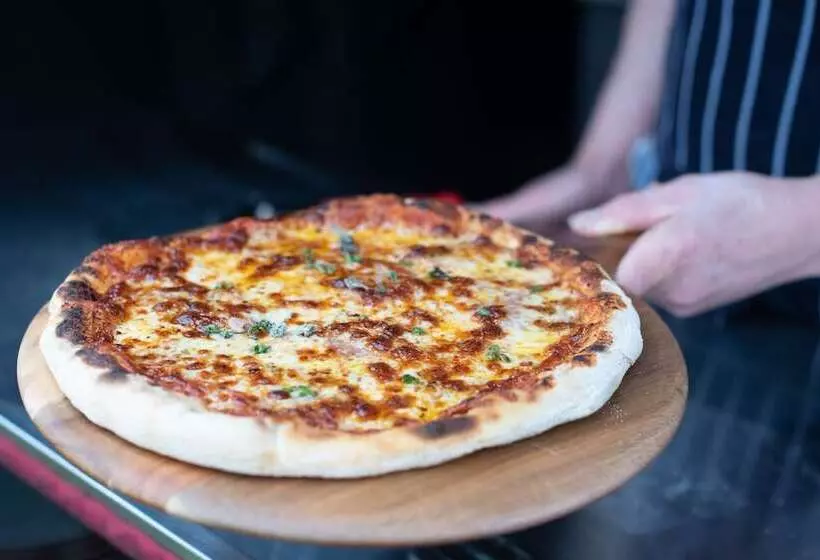 Corinium Hotel & Restaurant