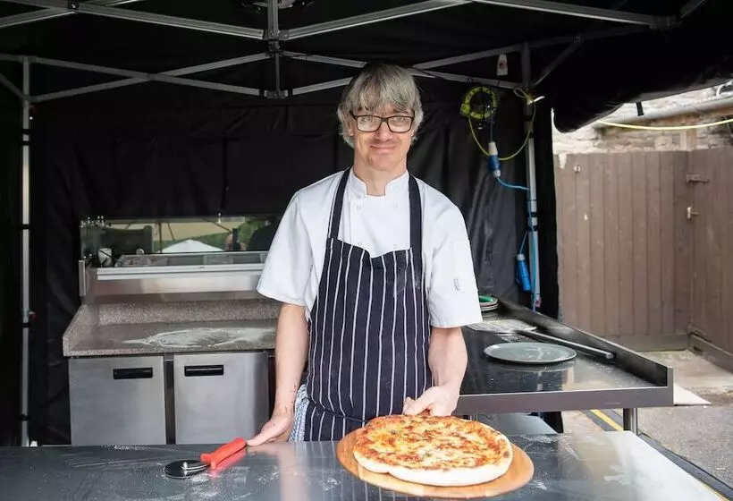 Corinium Hotel & Restaurant