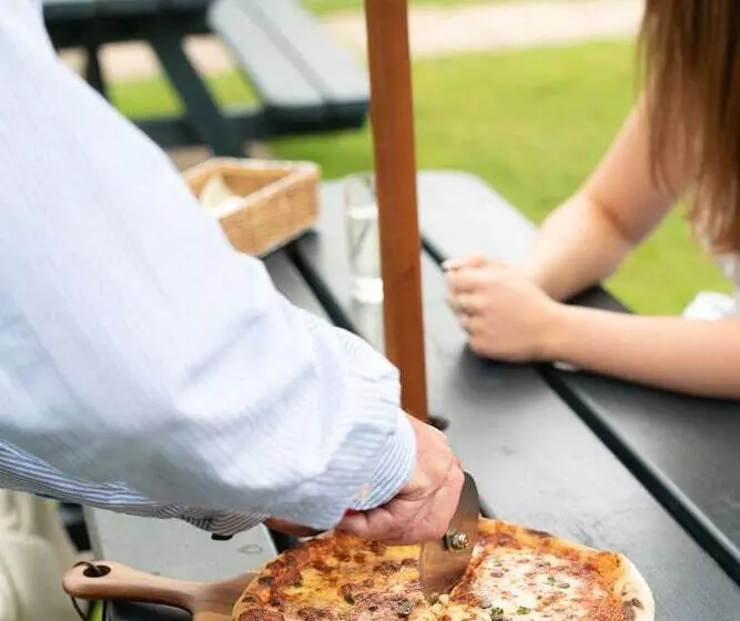 Corinium Hotel & Restaurant