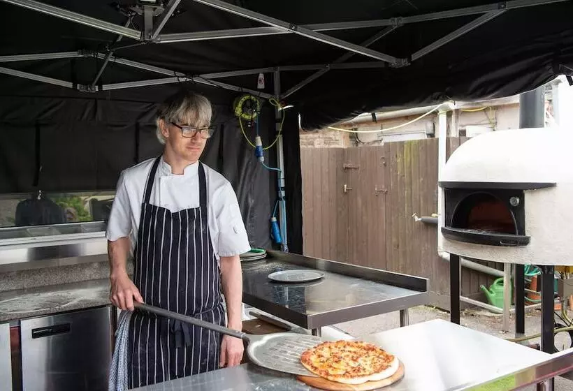 Corinium Hotel & Restaurant