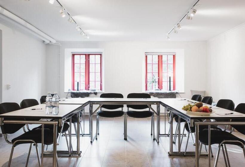 هتل L Breda Blick