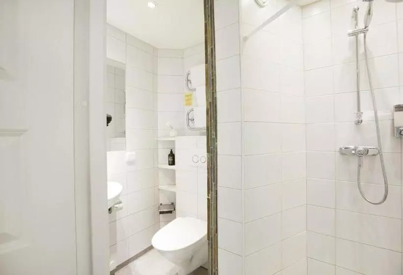 هتل L Breda Blick