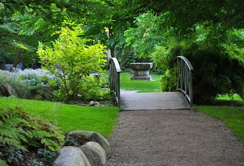 هتل L Breda Blick