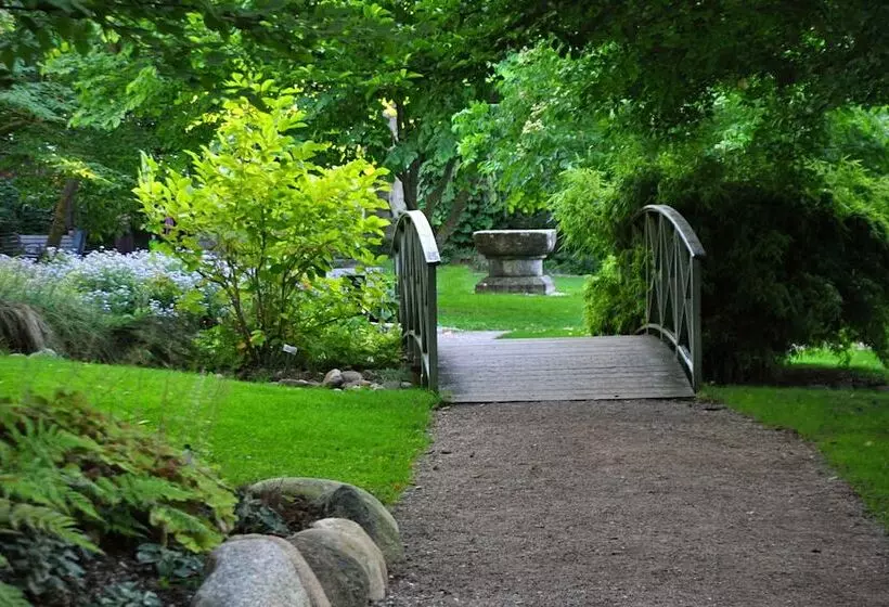 هتل L Breda Blick