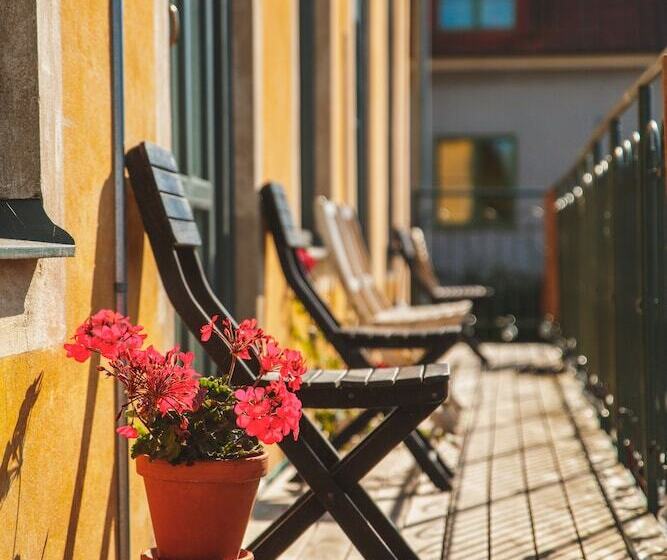 هتل L Breda Blick