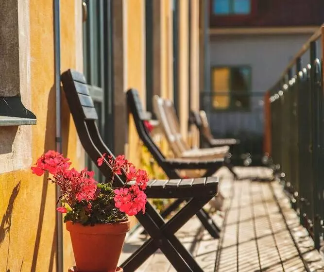 هتل L Breda Blick