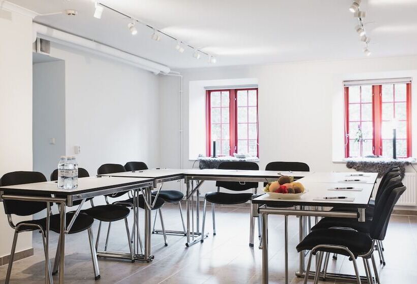 هتل L Breda Blick