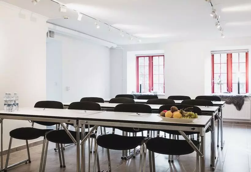 هتل L Breda Blick