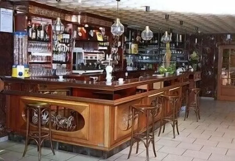 酒店 Logis Hôtel Les 3b