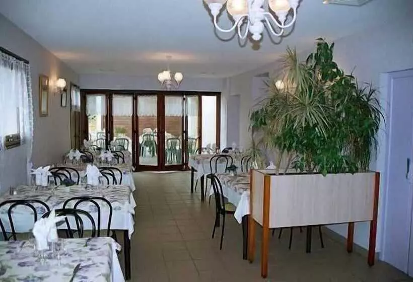 酒店 Logis Hôtel Les 3b