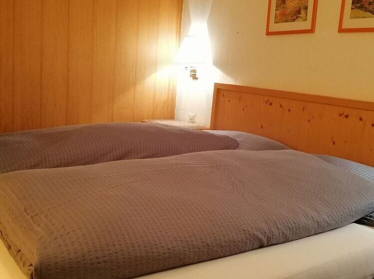 בית מלון כפרי Petit Helvetia Budget