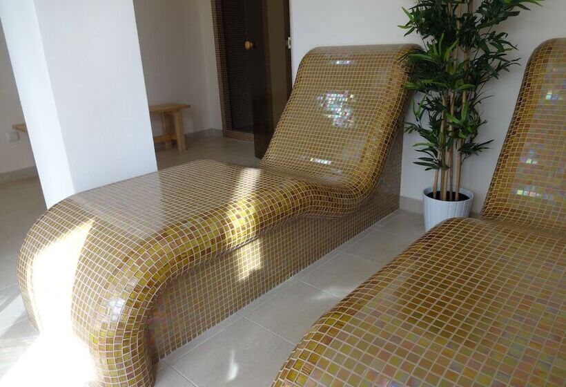 Hotelli Pinerose Resort