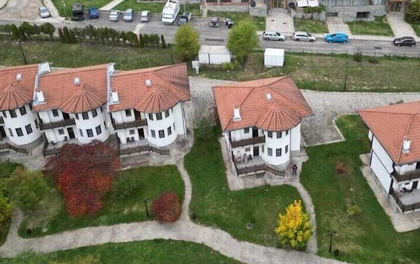 Hotelli Pinerose Resort