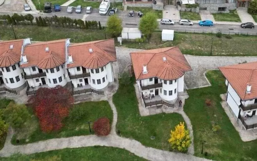 فندق Pinerose Resort