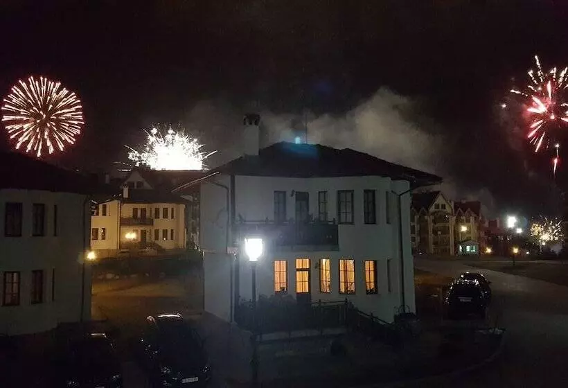 فندق Pinerose Resort