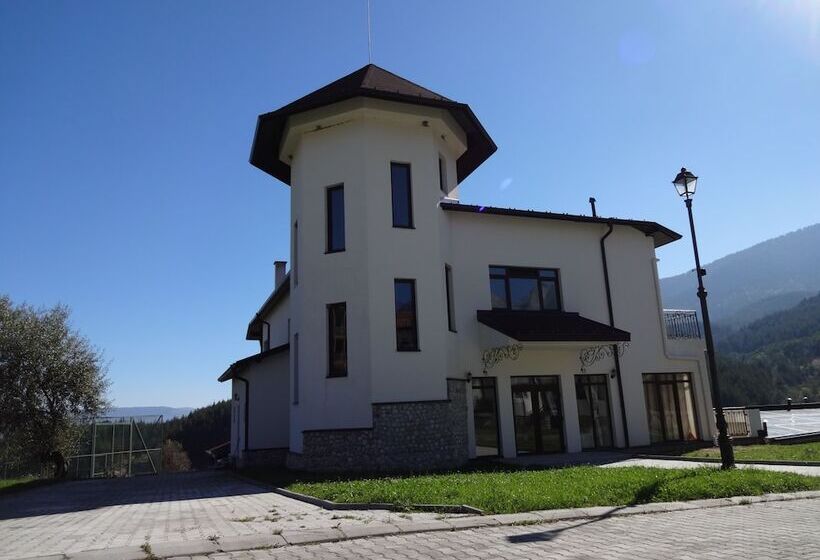 Hotelli Pinerose Resort