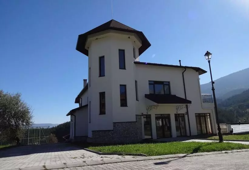 فندق Pinerose Resort