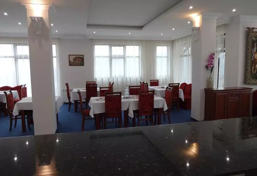 فندق Pinerose Resort