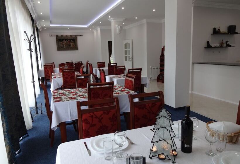 Hotelli Pinerose Resort