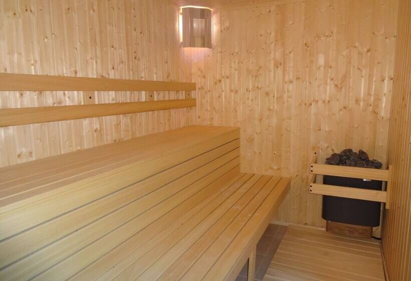 Hotelli Pinerose Resort