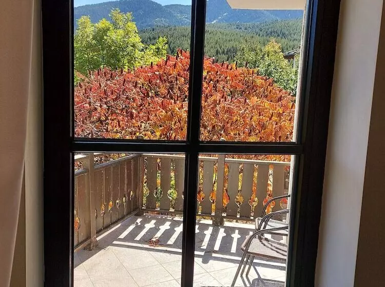 فندق Pinerose Resort