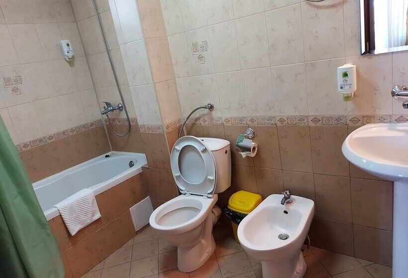 Hotelli Pinerose Resort