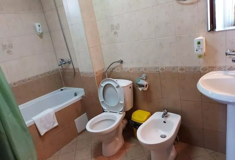 فندق Pinerose Resort