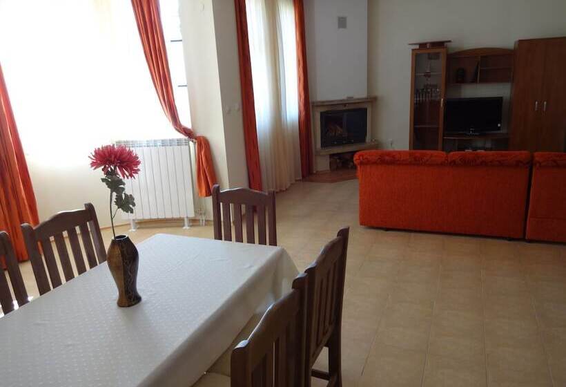 Hotelli Pinerose Resort